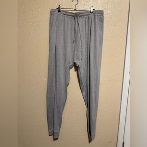 Alo Conquer Revitalize Joggers‎ Size XL